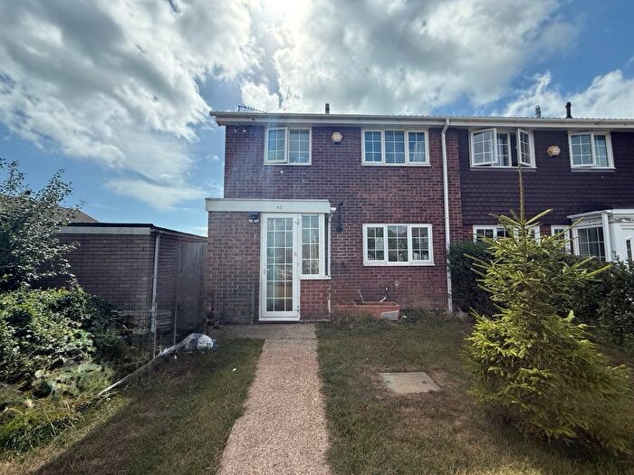 3 Bedroom Semi-Detached House For Sale In The Hartings, Bognor Regis, PO22