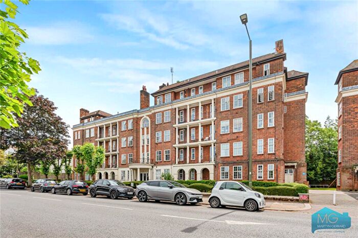 1 Bedroom Apartment For Sale In West Heath Court, North End Road, London, NW11