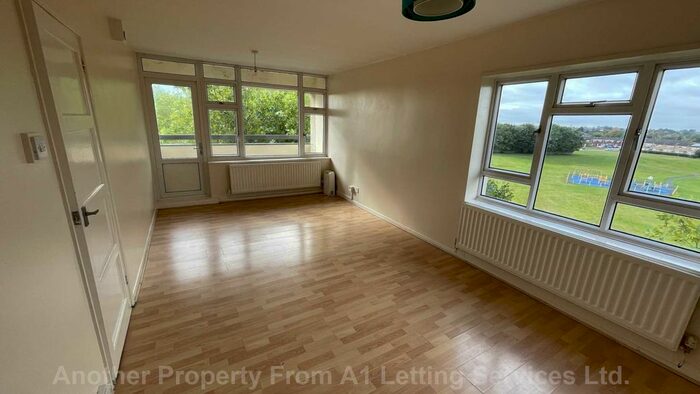 2 Bedroom Flat To Rent In Tile Cross Road, Kitts Green, B33