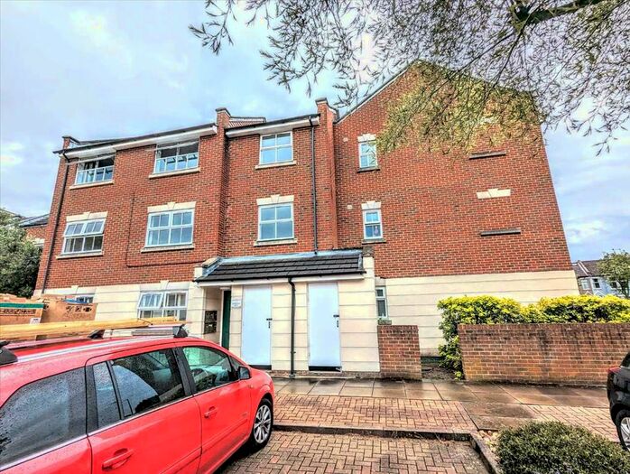 1 Bedroom Flat To Rent In Riverdale Drive, London, SW18