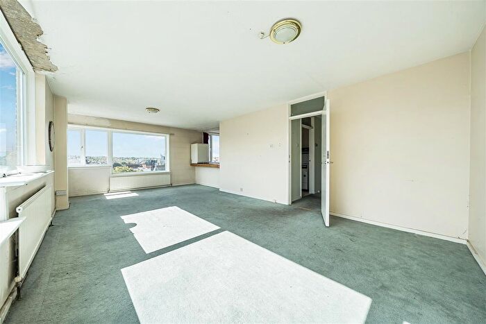 2 Bedroom Flat For Sale In Chertsey Street, Guildford, GU1