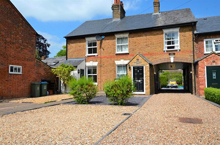 2 Bedroom Property To Rent In London Road, Aston Clinton, Aylesbury, HP22