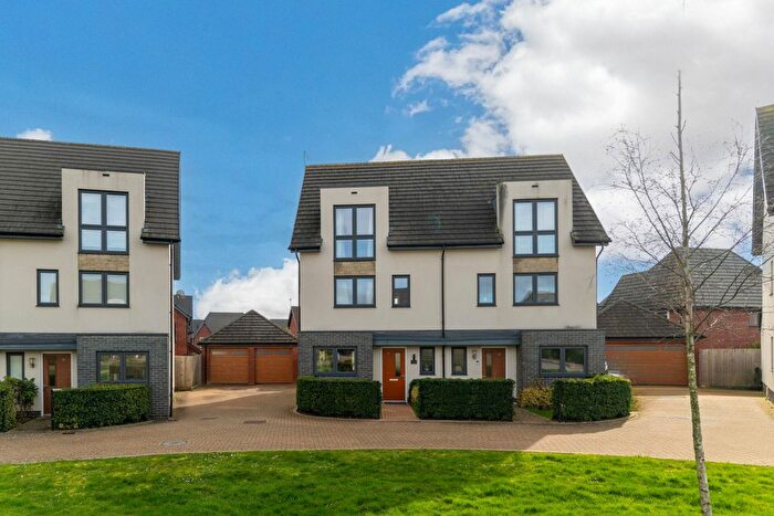 3 Bedroom Semi Detached House For Sale In Rievaulx Way, Daventry, NN11