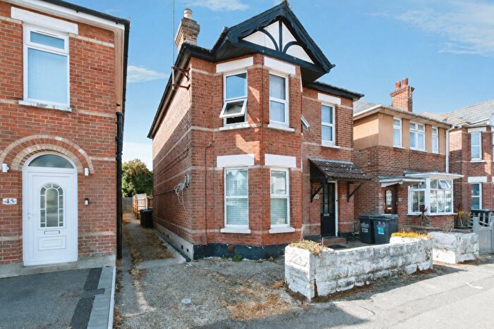 2 Bedroom Flat For Sale In Markham Road, Bournemouth, BH9