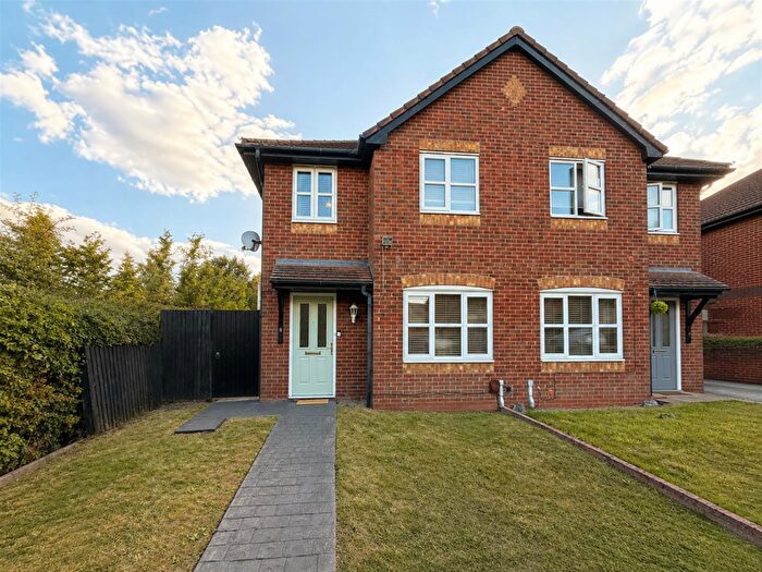 3 Bedroom Semi-Detached House For Sale In Peris Close, New Broughton, Wrexham, LL11