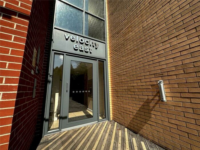 2 Bedroom Apartment To Rent In City Walk, Leeds, West Yorkshire, LS11