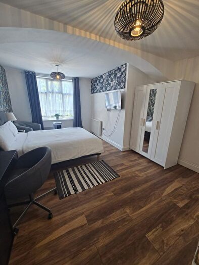7 Bedroom Detached Bungalow To Rent In Longbridge Road, Barking, IG11