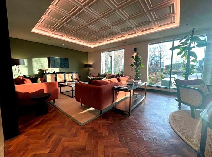 1 Bedroom Flat To Rent In Greenleaf Walk, London, UB1