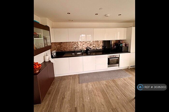3 Bedroom Flat To Rent In Halley House, London, NW9