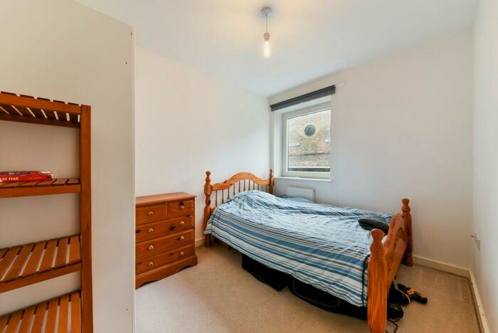 2 Bedroom Flat For Sale In Forge Square, Isle Of Dogs, London, E14