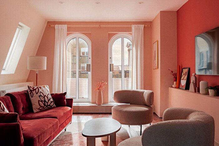 2 Bedroom Flat To Rent In Curzon Street, Mayfair, W1J