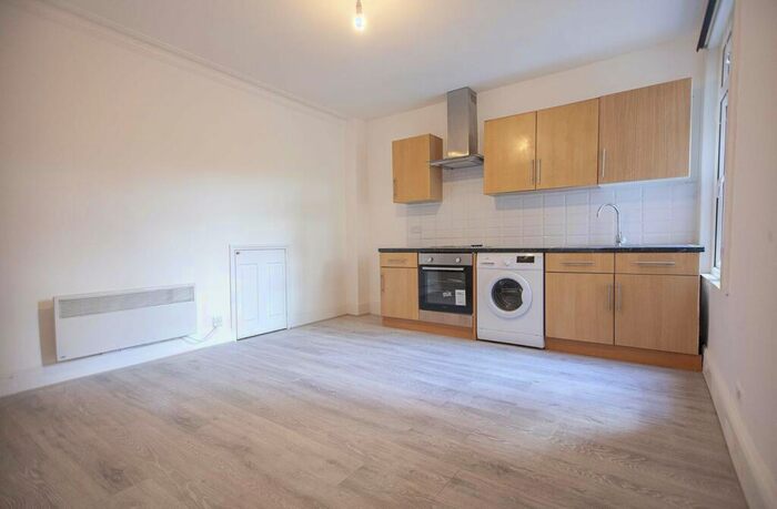 1 Bedroom Flat To Rent In Chilton Road, Edgware, HA8