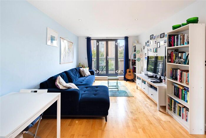 2 Bedroom Flat For Sale In Fairfield Road, Bow, London, E3
