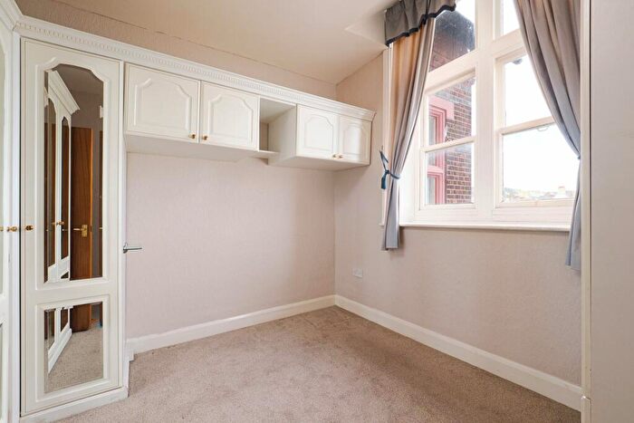2 Bedroom Apartment For Sale In The Durlocks, Folkestone, CT19