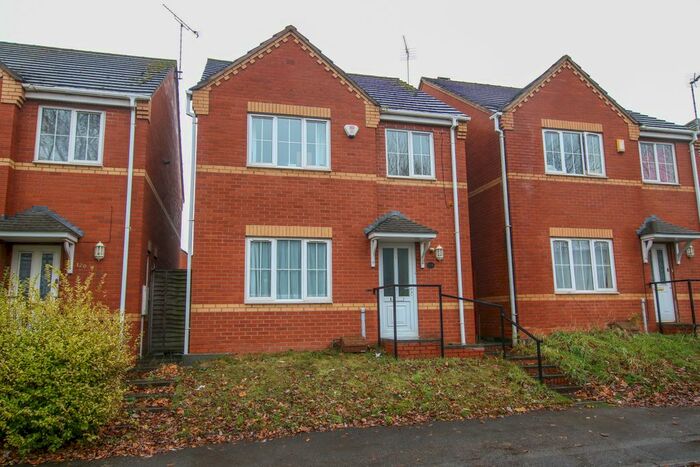 4 Bedroom Detached House To Rent In Chace Avenue, Willenhall, Coventry CV3