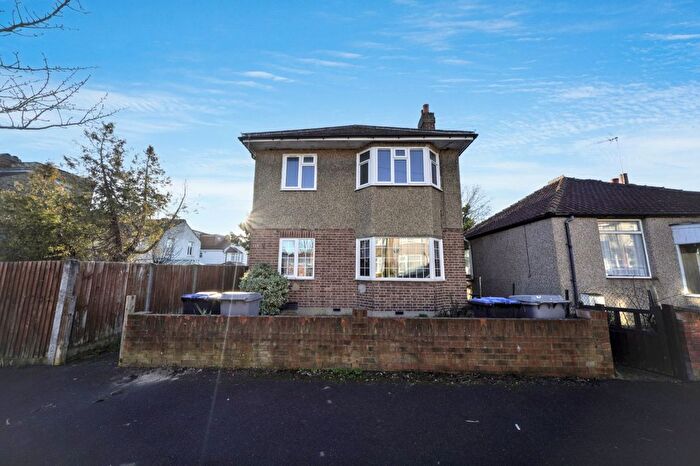 2 Bedroom Flat For Sale In Rugby Avenue, Wembley, HA0
