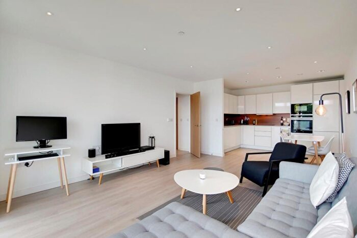 2 Bedroom Apartment For Sale In Skyline Apartments, Woodberry Down, Devan Grove, Manor House, London, N4