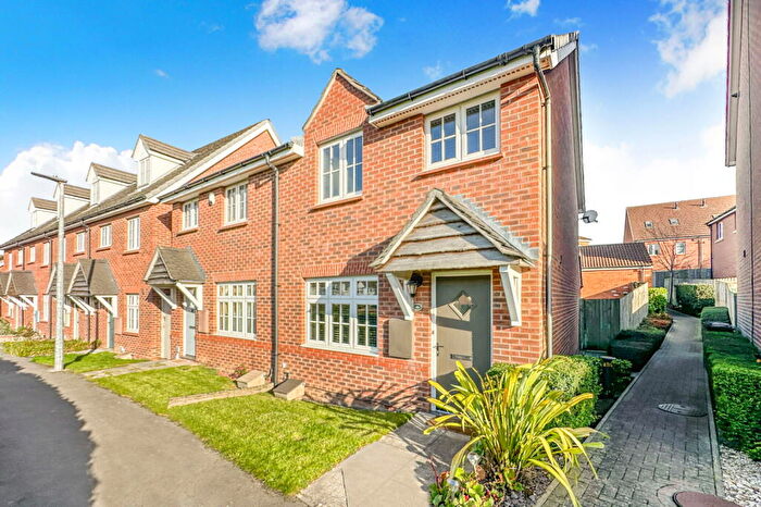 3 Bedroom Semi Detached House For Sale In Clipson Crest, Barton-upon-humber, DN18