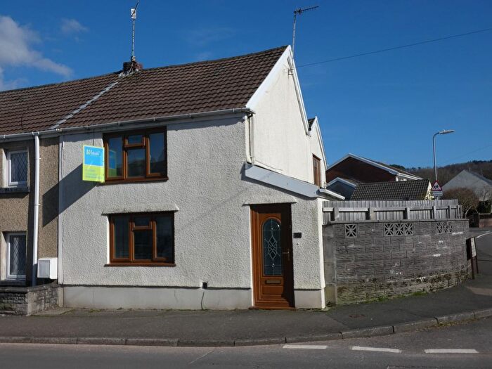3 Bedroom Cottage For Sale In Main Road, Bryncoch, Neath., SA10