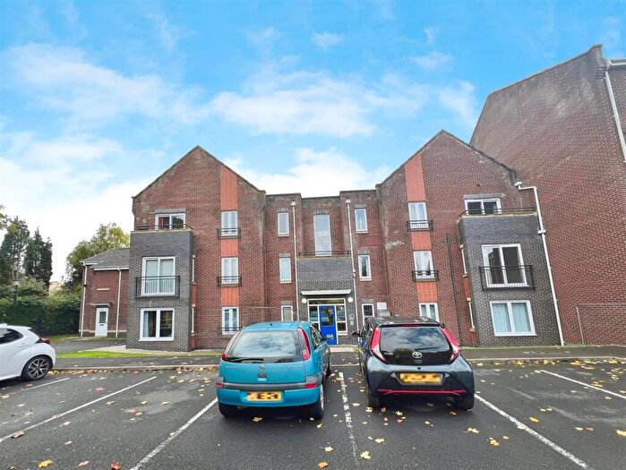 2 Bedroom House For Sale In Scholars Court, Stoke-On-Trent, ST4