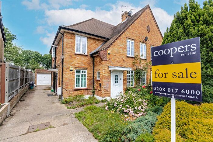 2 Bedroom Maisonette For Sale In Tolcarne Drive, Pinner, HA5