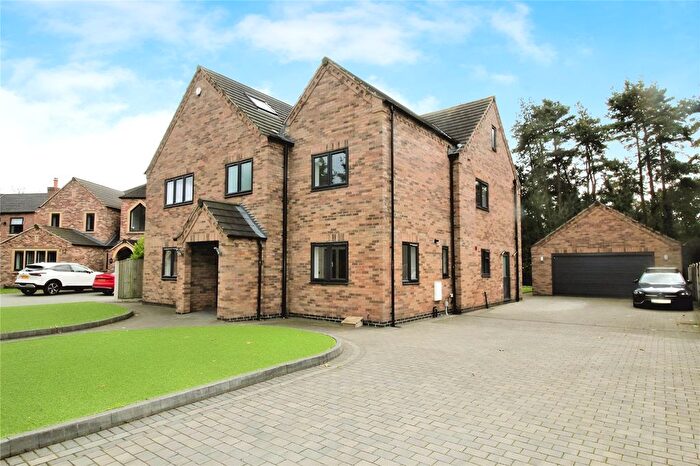 5 Bedroom Detached House To Rent In Abbeyfield Court, Hatfield, Doncaster, South Yorkshire, DN7