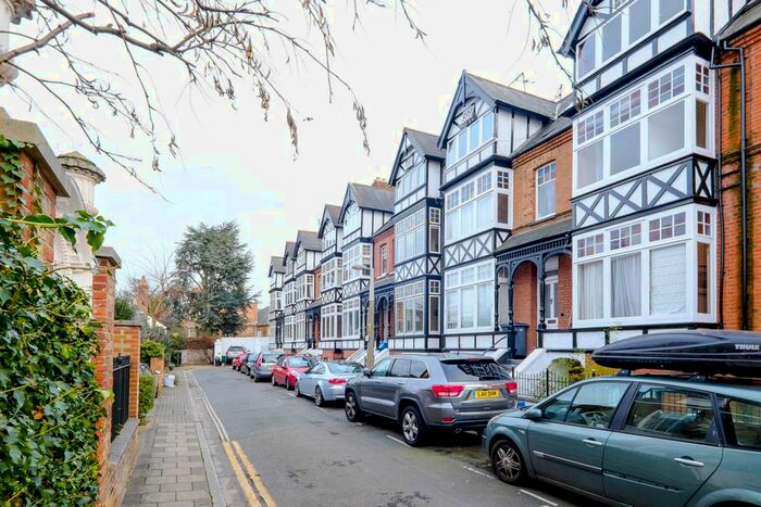 1 Bedroom Flat To Rent In Warrington Road, Richmond, TW10