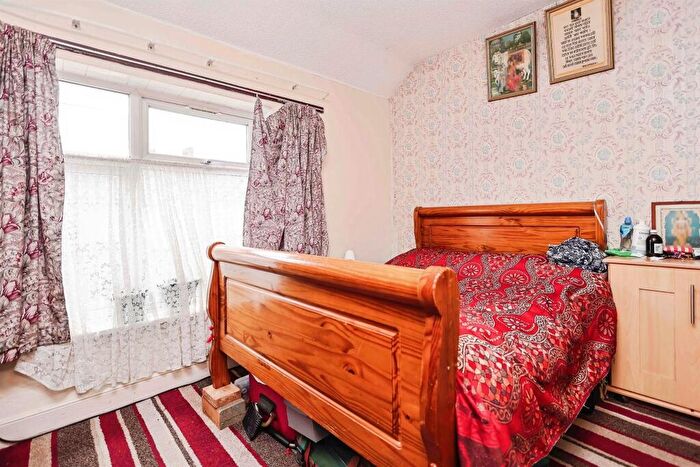 3 Bedroom Terraced House For Sale In Mary Road, Handsworth, Birmingham, B21 - Photo 9