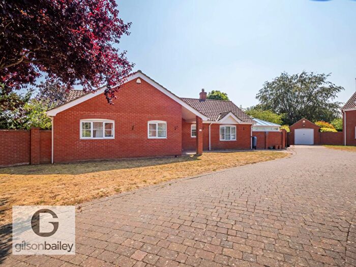 3 Bedroom Detached Bungalow For Sale In Oak Tree Close, Lingwood, NR13