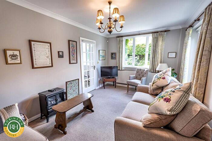 2 Bedroom Detached Bungalow For Sale In St. Erics Road, Doncaster, DN4
