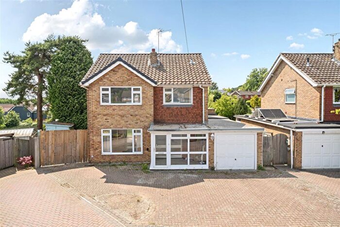 3 Bedroom Detached House For Sale In Beechwood Road, Barming, ME16