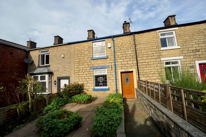 2 Bedroom Cottage To Rent In Lee Lane, BL6