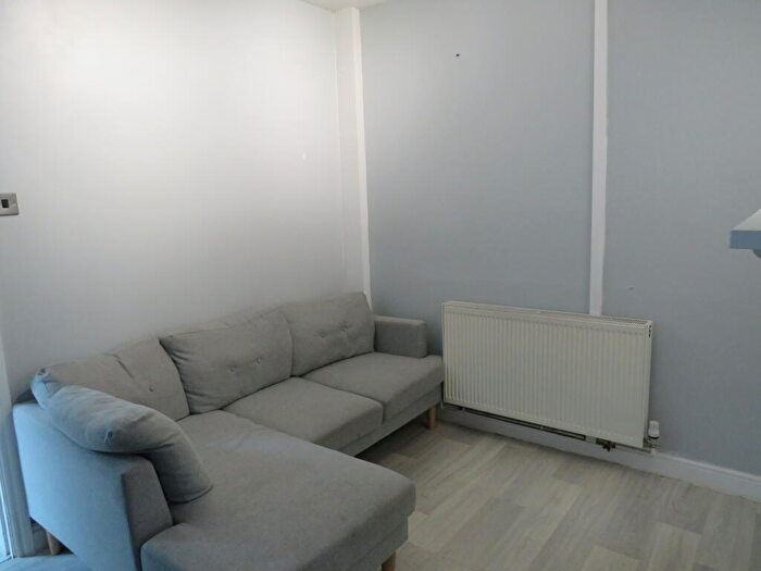 4 Bedroom Terraced House To Rent In Douglas Road, Oldbury, B68