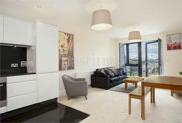 2 Bedroom Flat To Rent In Fisher Close, Rotherhithe, London, SE16