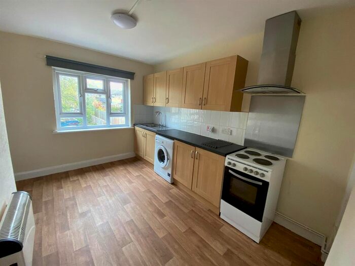 1 Bedroom Flat To Rent In Station Lane, Hornchurch, RM12