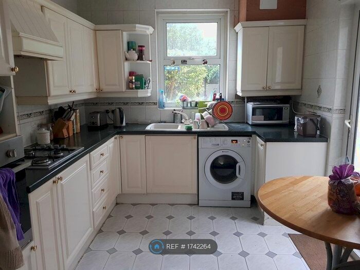 3 Bedroom Terraced House To Rent In Morrison Avenue, London, N17