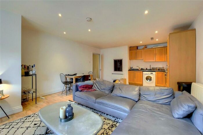 2 Bedroom Flat To Rent In Tredegar Square, Bow, London, E3