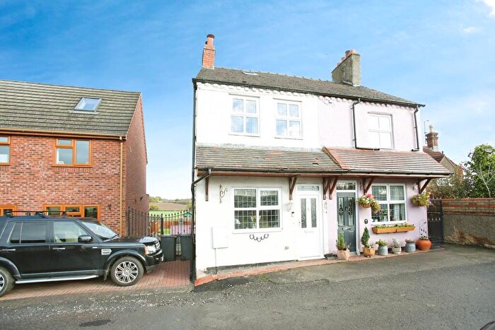 2 Bedroom Semi Detached House For Sale In School Lane, Galley Common, CV10