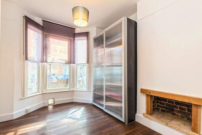 2 Bedroom Flat To Rent In Jessamine Road, London, W7