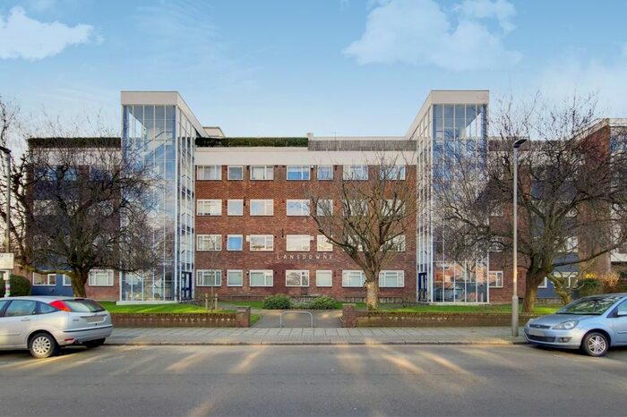 1 Bedroom Flat To Rent In Carlton Drive, Putney SW15