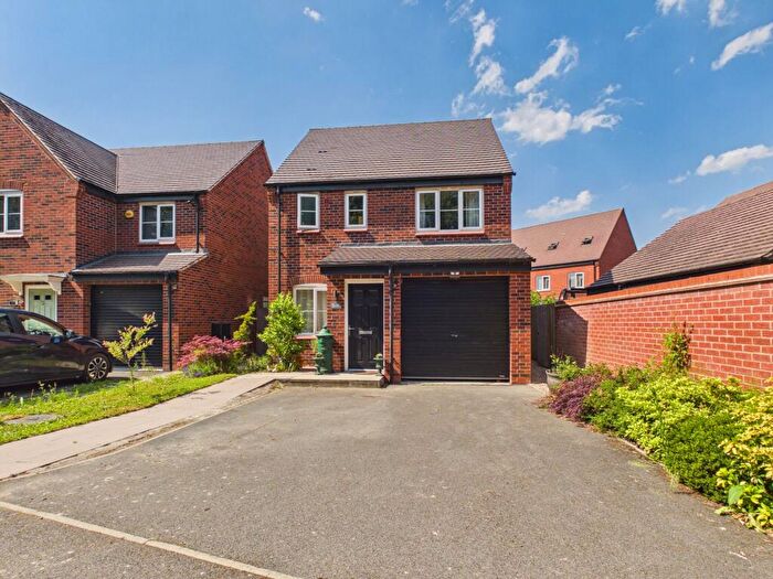 3 Bedroom Detached House For Sale In Holt Way, Boulton Moor, DE24