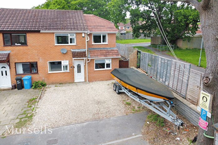 5 Bedroom Semi-Detached House For Sale In Sandpiper Close, Poole, BH17