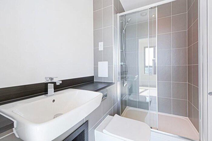 2 Bedroom Apartment To Rent In Bermondsey Heights, Bermondsey, SE15