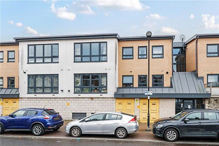 2 Bedroom House To Rent In Maud Road, Leyton, London, E10