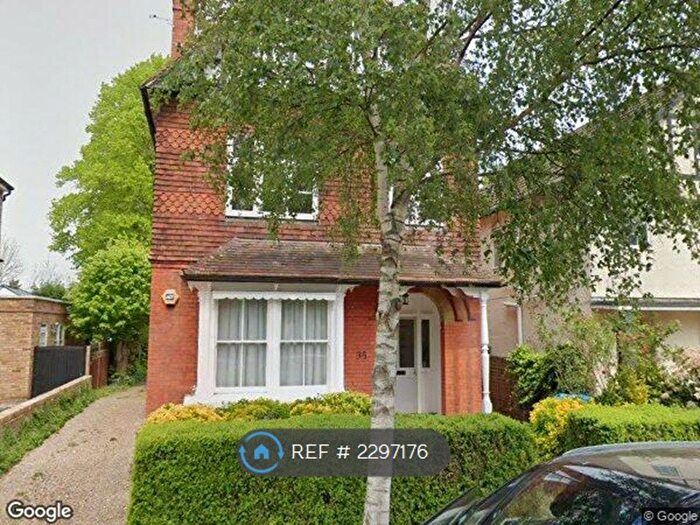 2 Bedroom Maisonette To Rent In Montagu Road, Slough, SL3