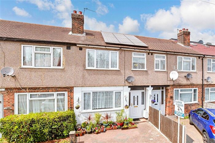 3 Bedroom Terraced House For Sale In Kynaston Avenue, Thornton Heath, Surrey, CR7