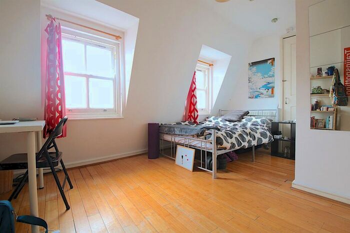 2 Bedroom Flat To Rent In Mile End Road, London, E1
