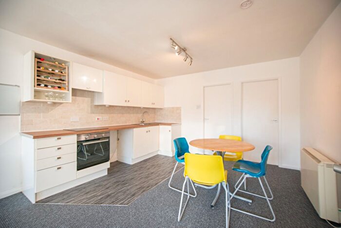 2 Bedroom Flat To Rent In Cliff Road, Hornsea, HU18