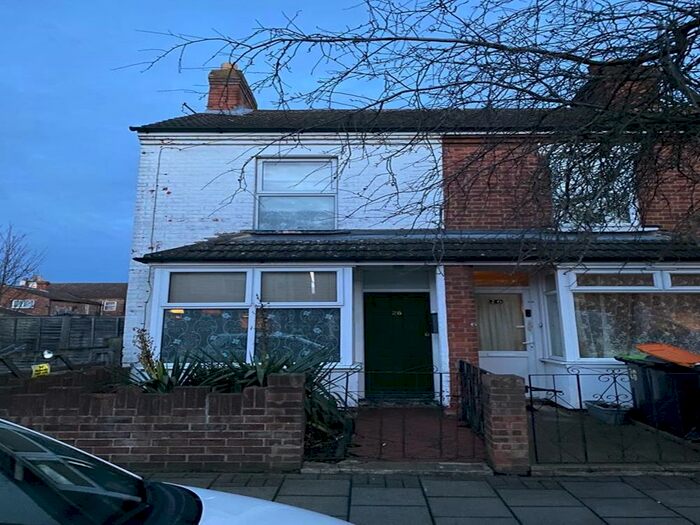 2 Bedroom Property To Rent In Dunville Road, Bedford, MK40