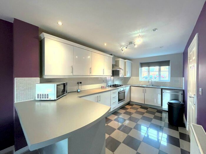 3 Bedroom House To Rent In Elver Close, Swindon, SN3